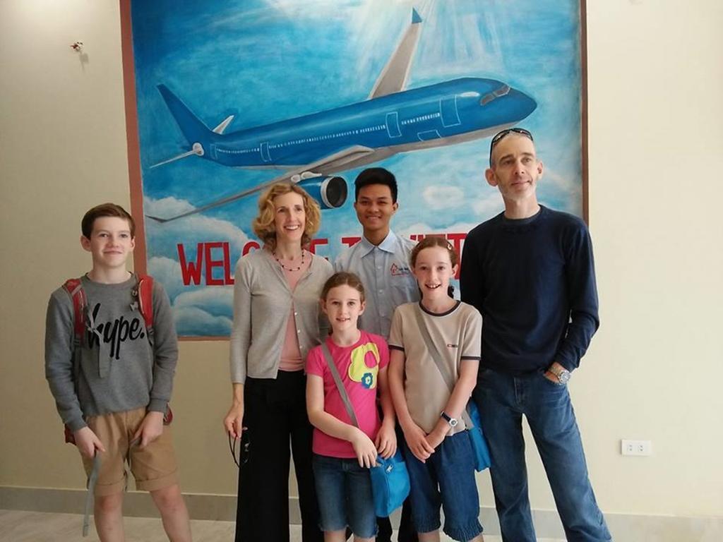 Family Airport Hotel Thach Loi Экстерьер фото